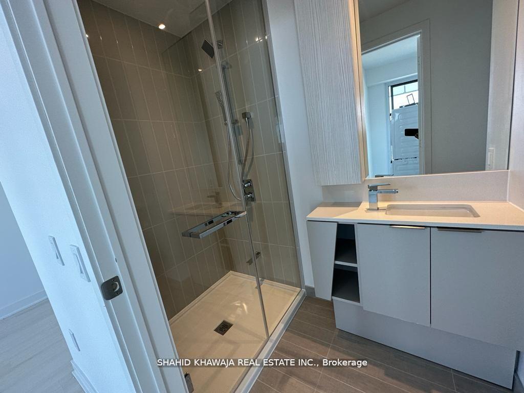 3900 Confederation Parkway 5702