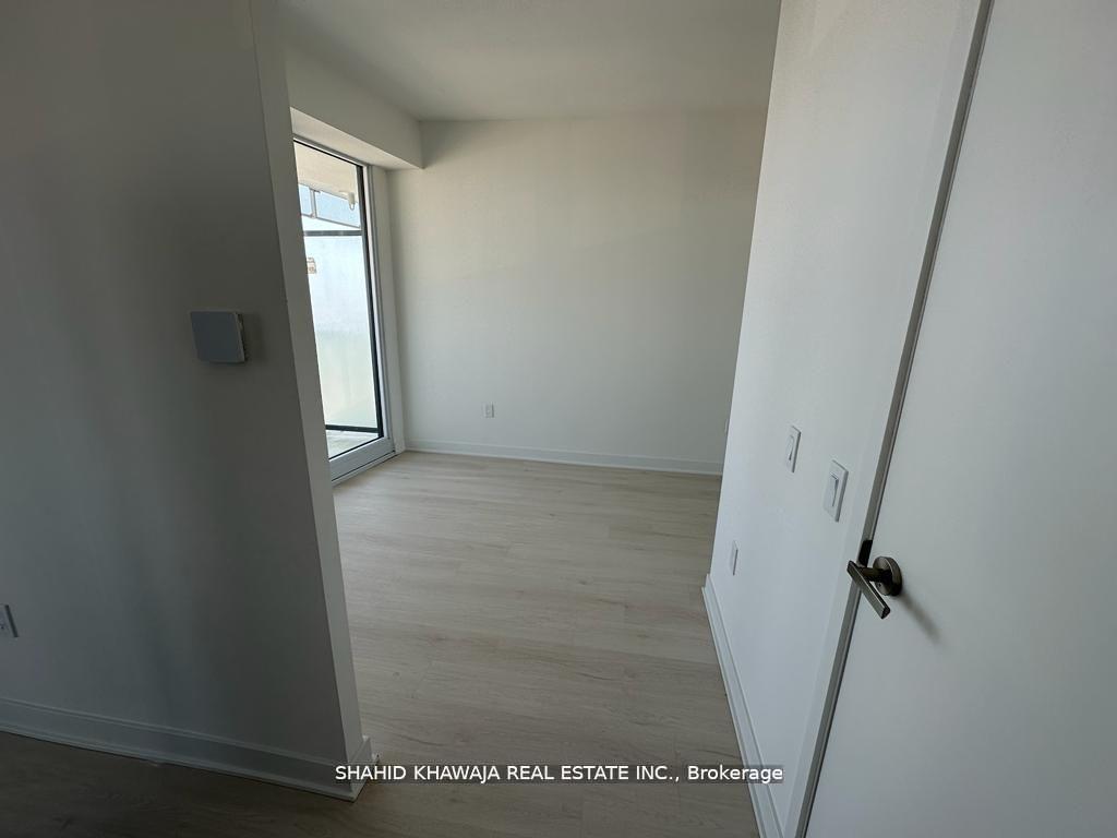 3900 Confederation Parkway 5702