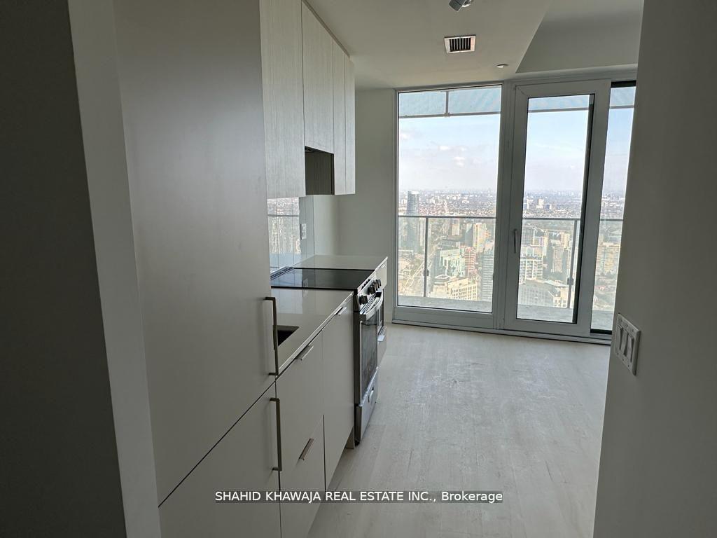 3900 Confederation Parkway 5702