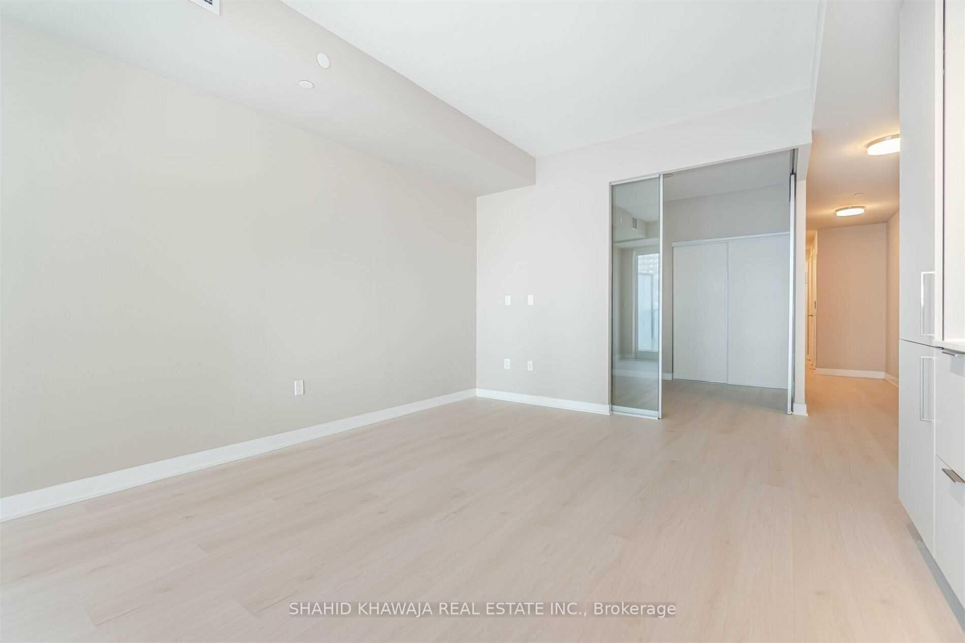 3900 Confederation Parkway 219