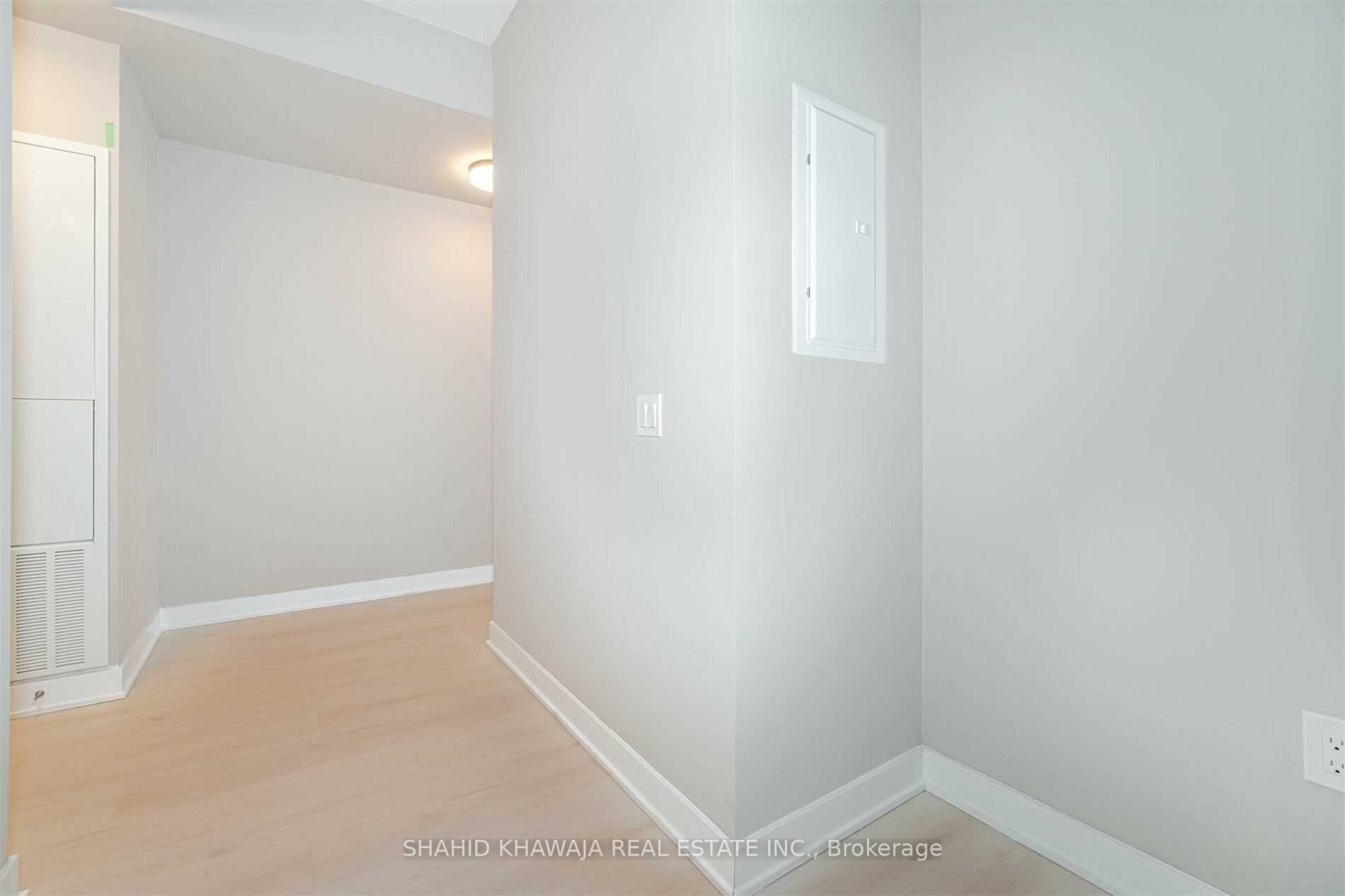 3900 Confederation Parkway 219