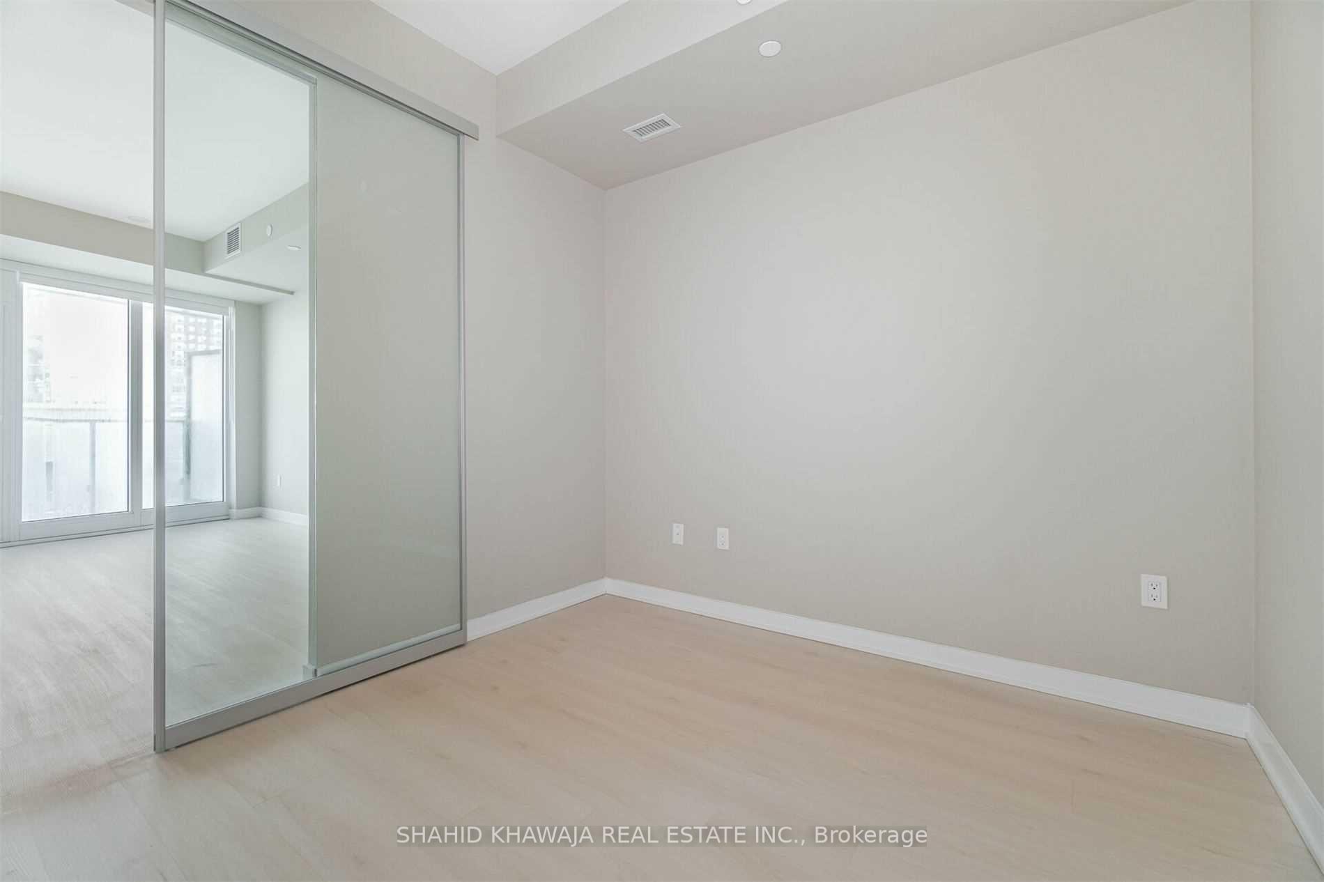 3900 Confederation Parkway 219