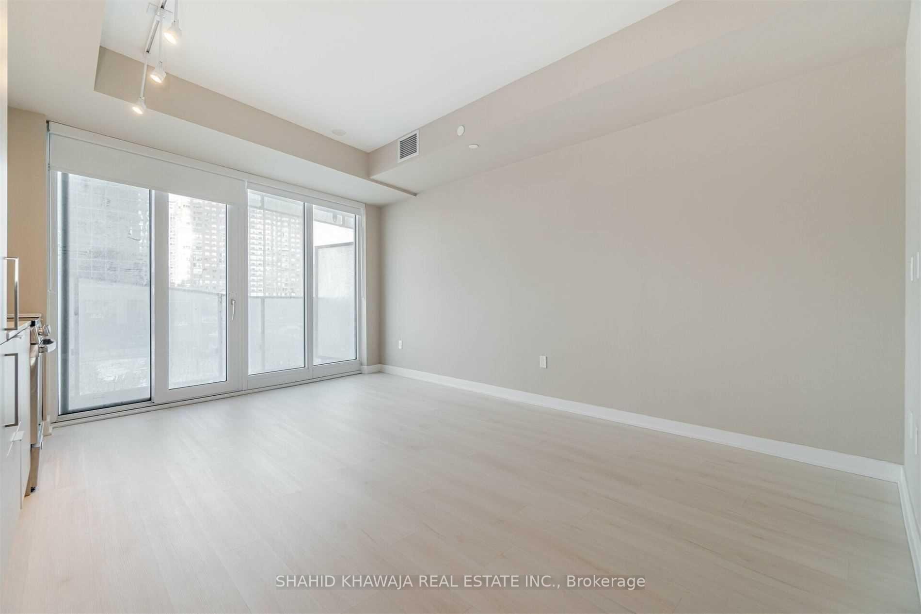 3900 Confederation Parkway 219