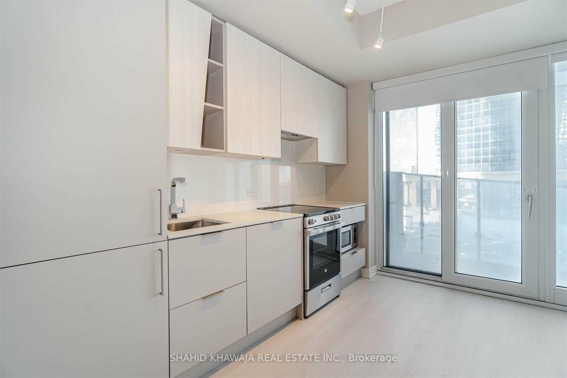 3900 Confederation Parkway 219