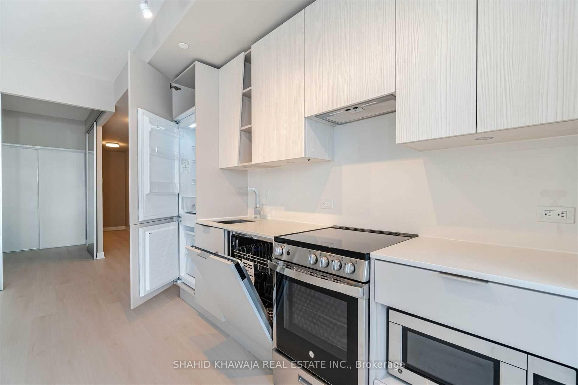 3900 Confederation Parkway 219