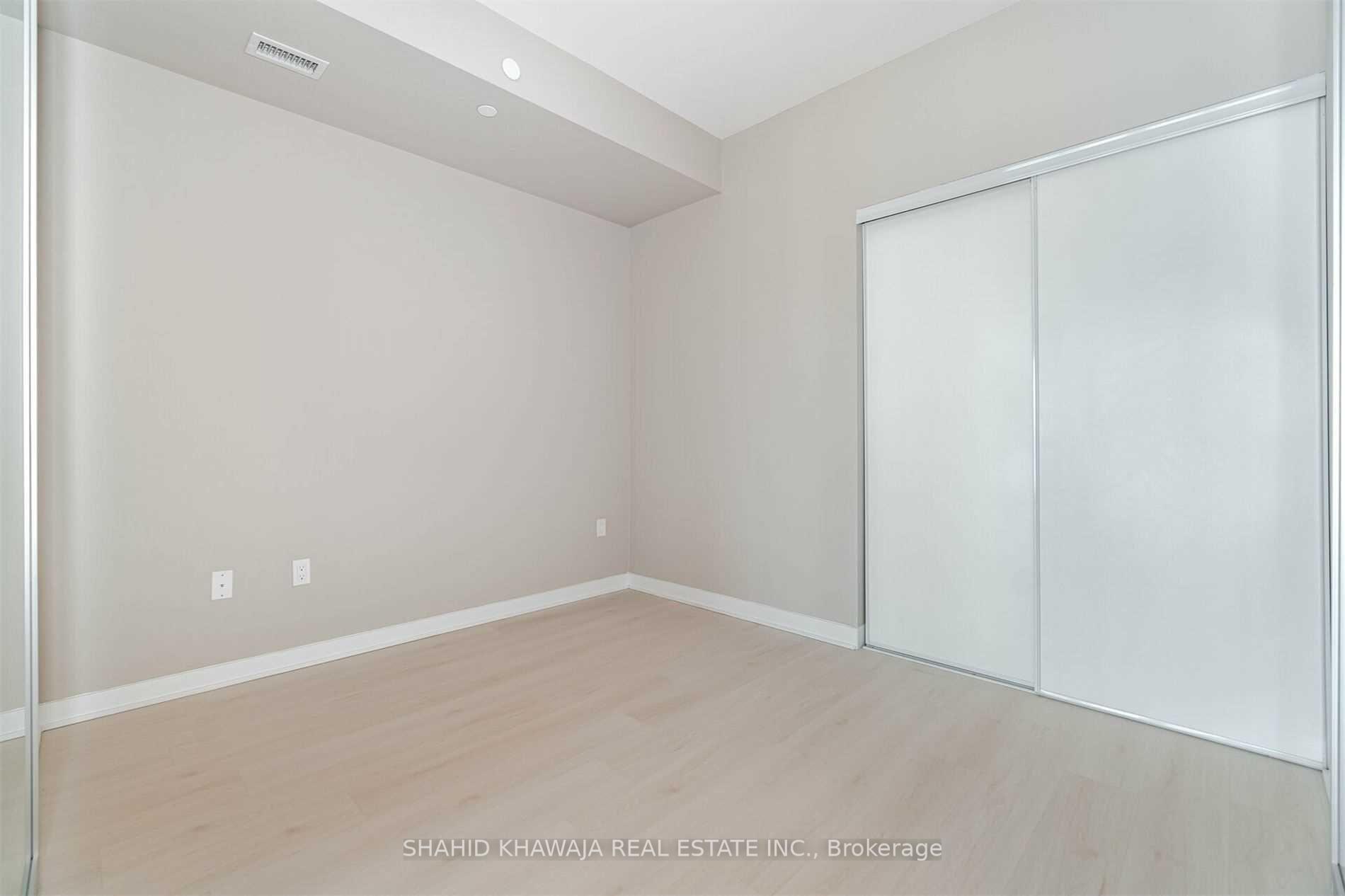 3900 Confederation Parkway 219