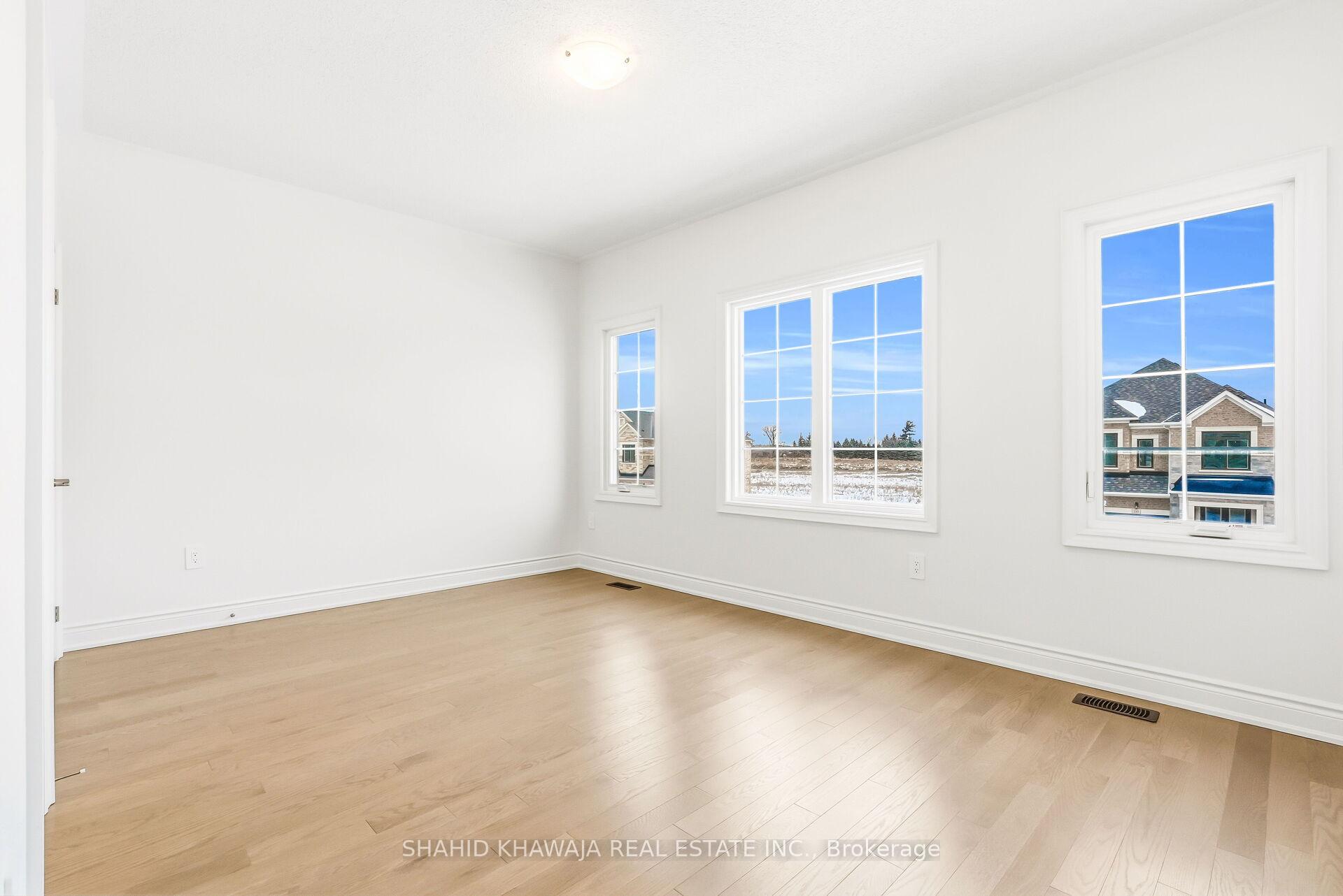 61 Circleview Crescent