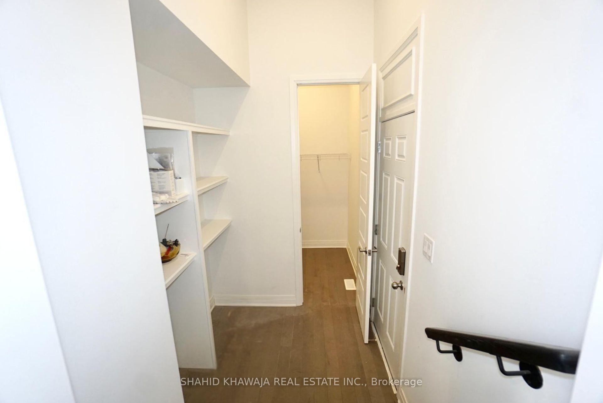 470 Violet Gate Upper