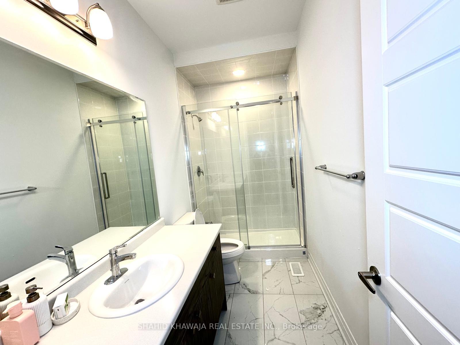 470 Violet Gate Upper