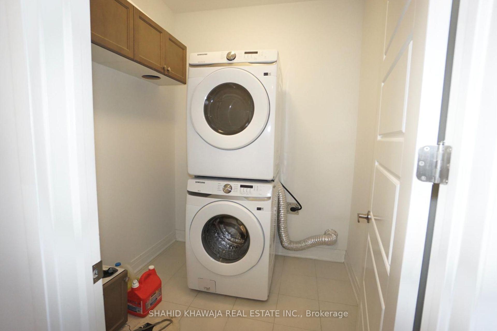 470 Violet Gate Upper