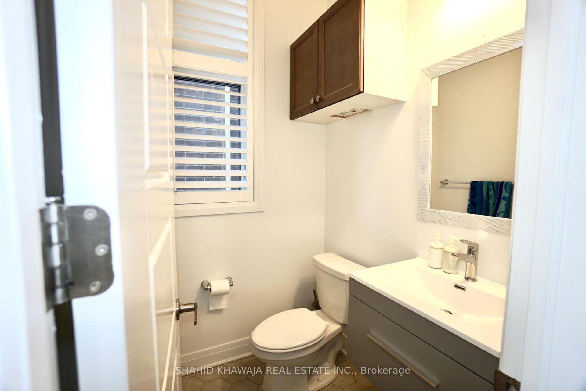 470 Violet Gate Upper