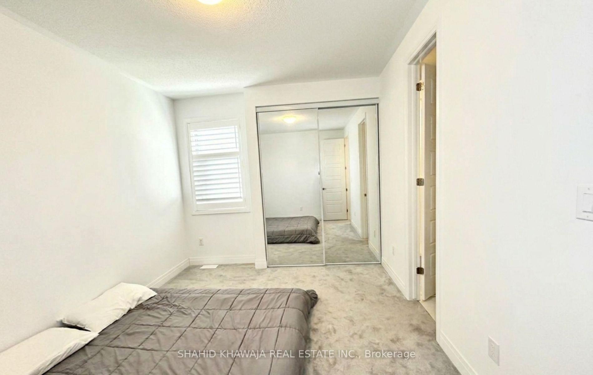 470 Violet Gate Upper