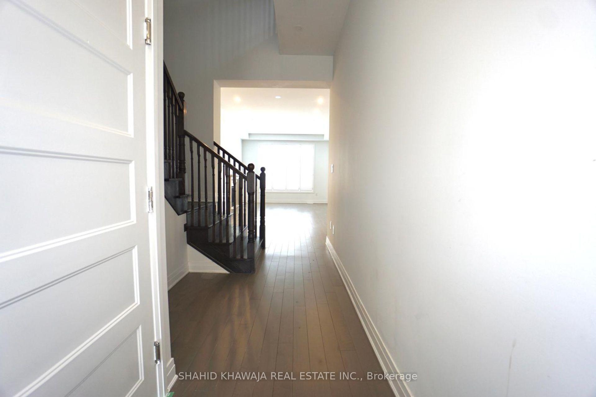 470 Violet Gate Upper