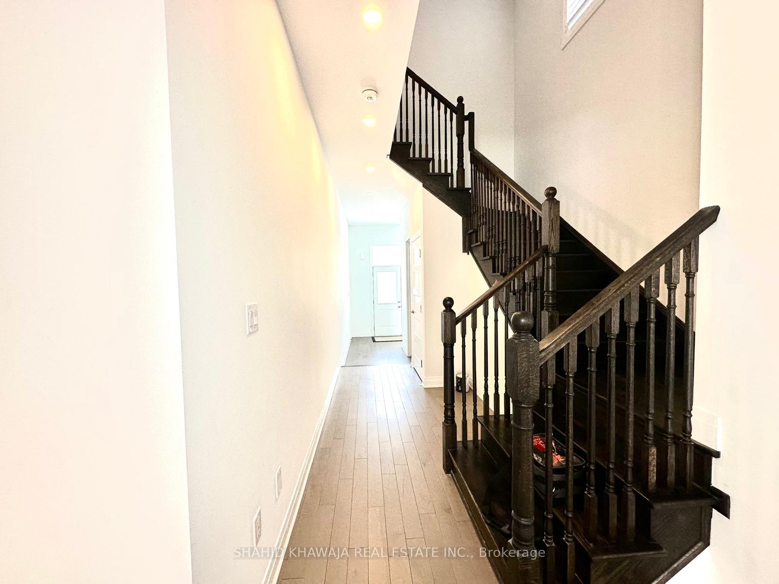 470 Violet Gate Upper