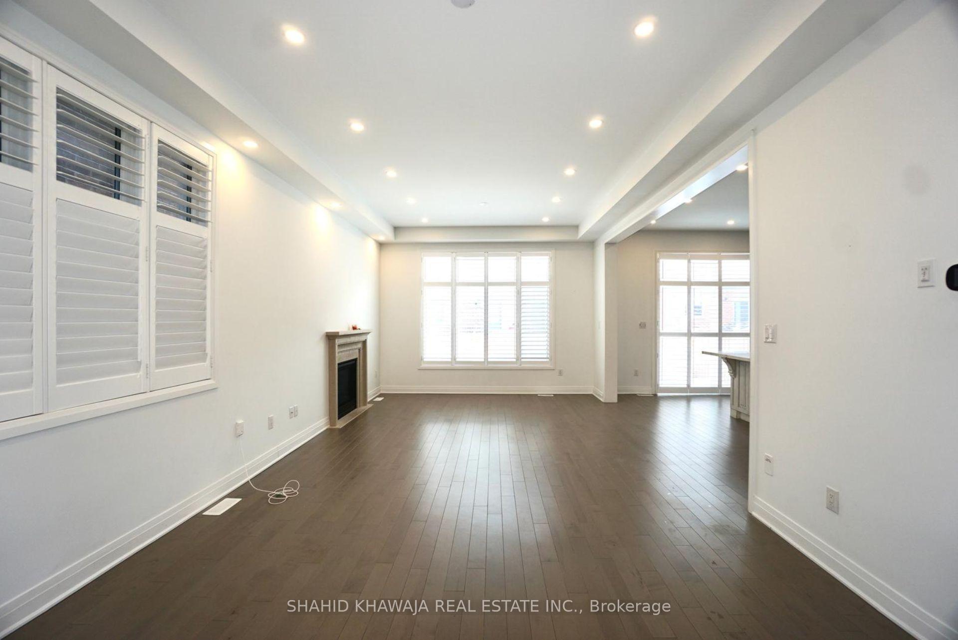 470 Violet Gate Upper