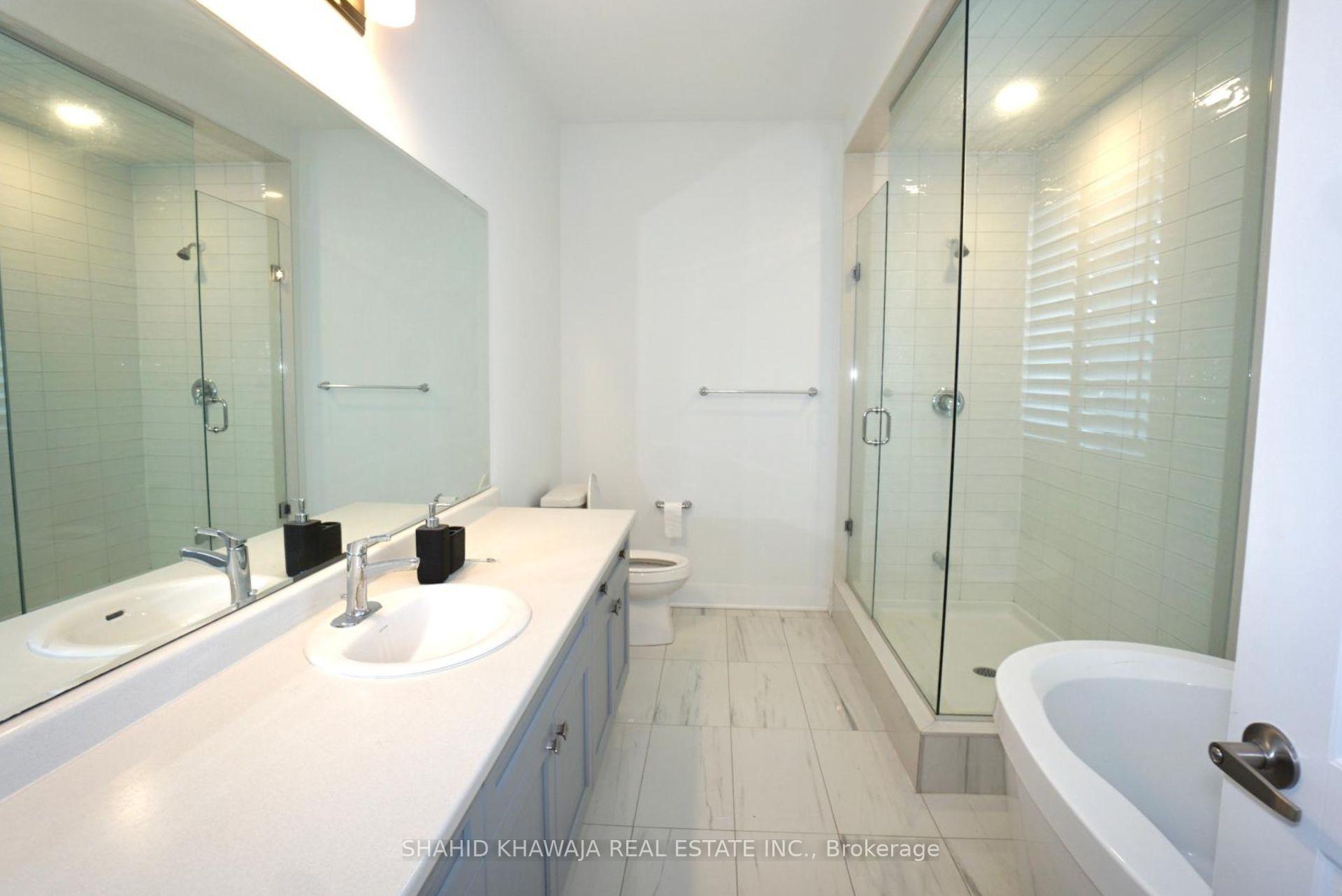 470 Violet Gate Upper