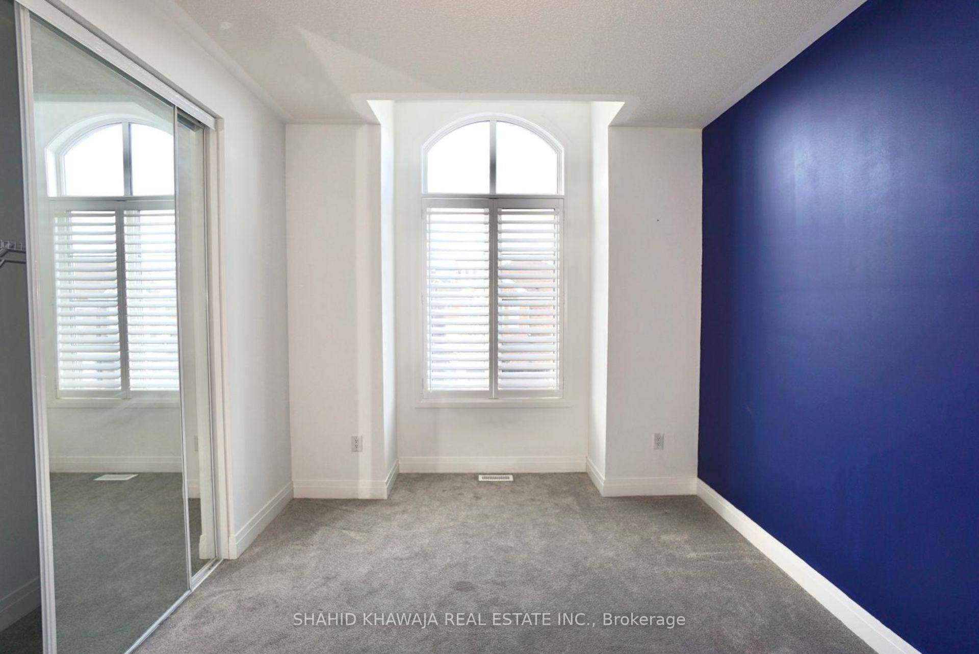 470 Violet Gate Upper