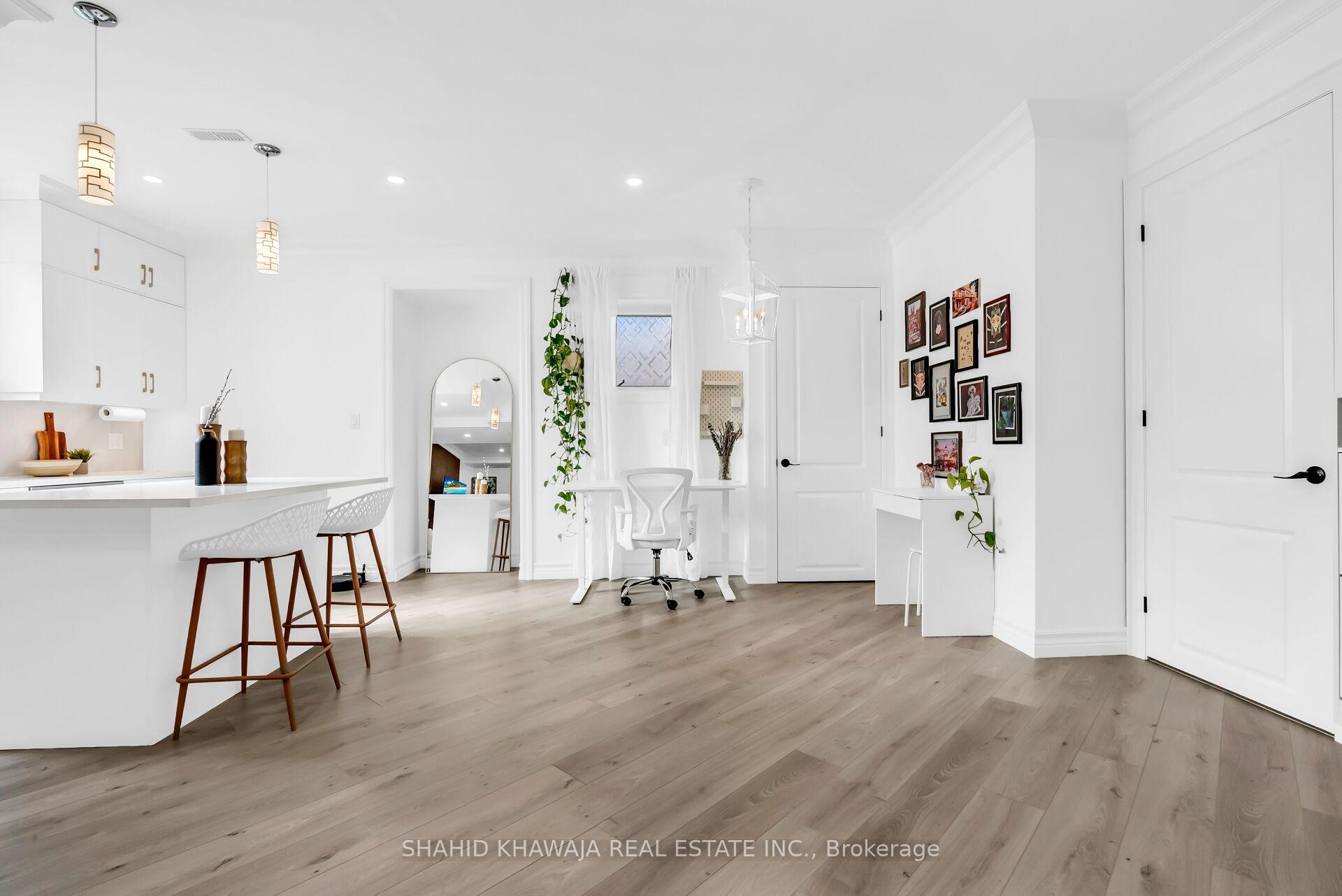 1417 Varelas Passage