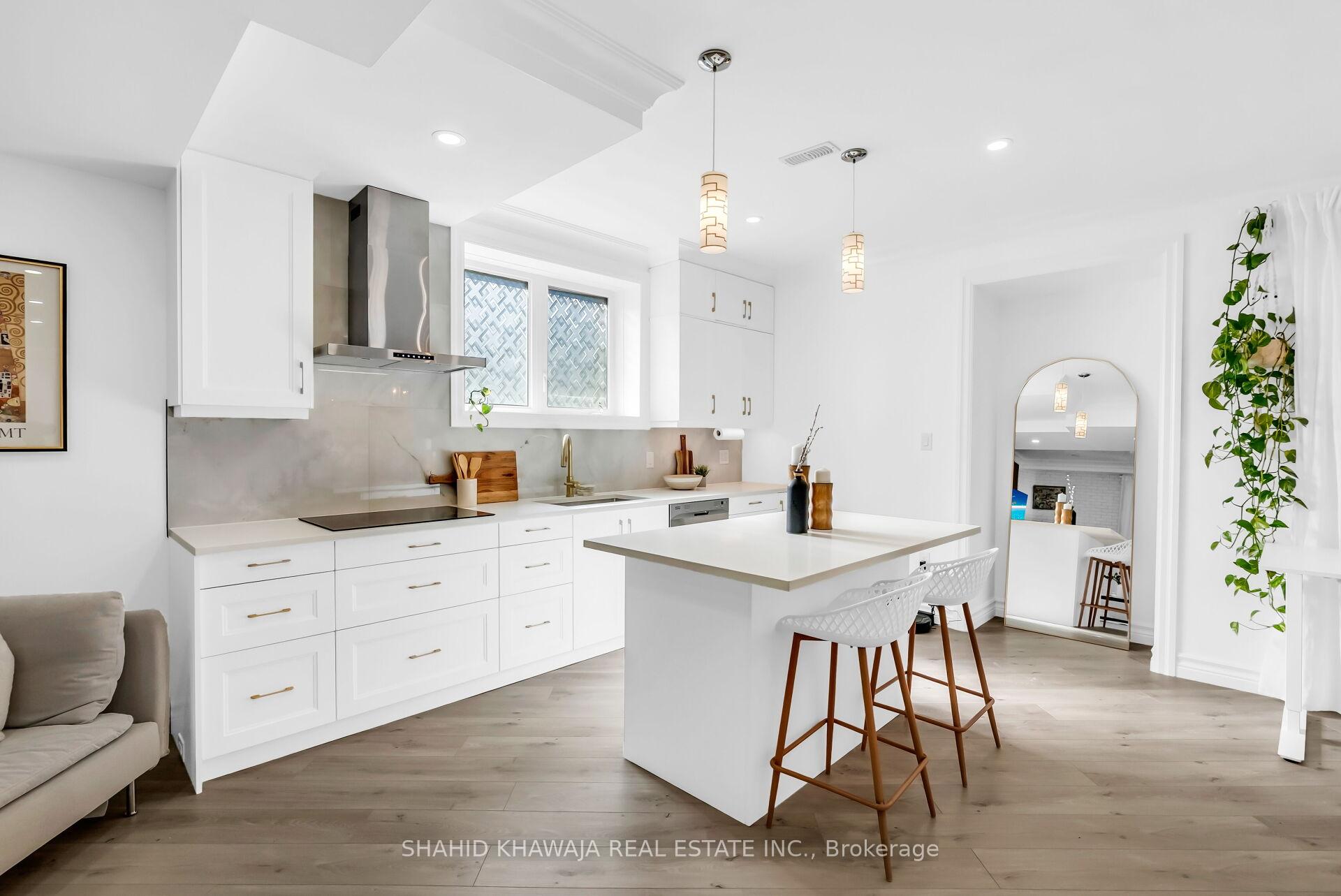 1417 Varelas Passage