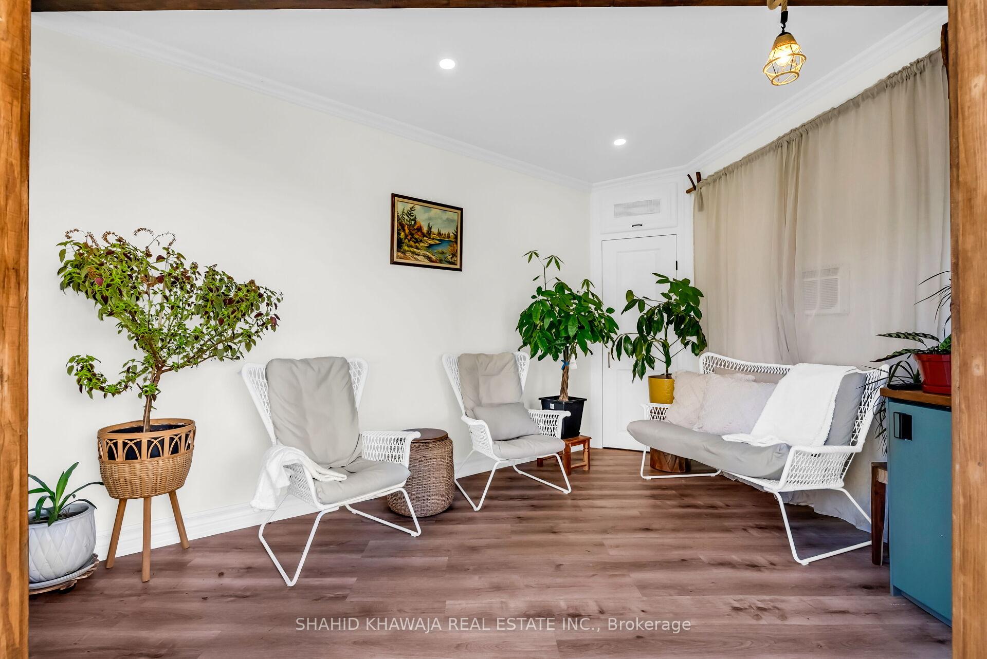 1417 Varelas Passage