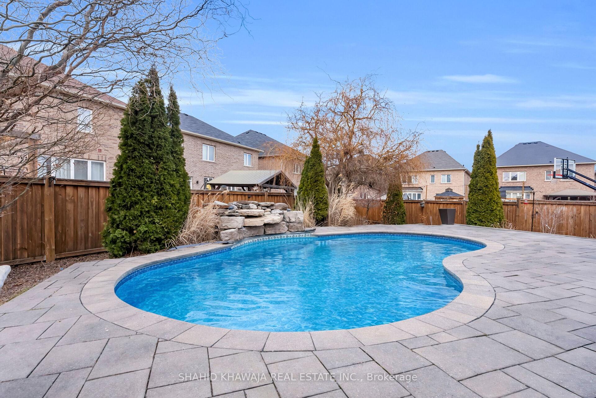 12 Orangeblossom Trail