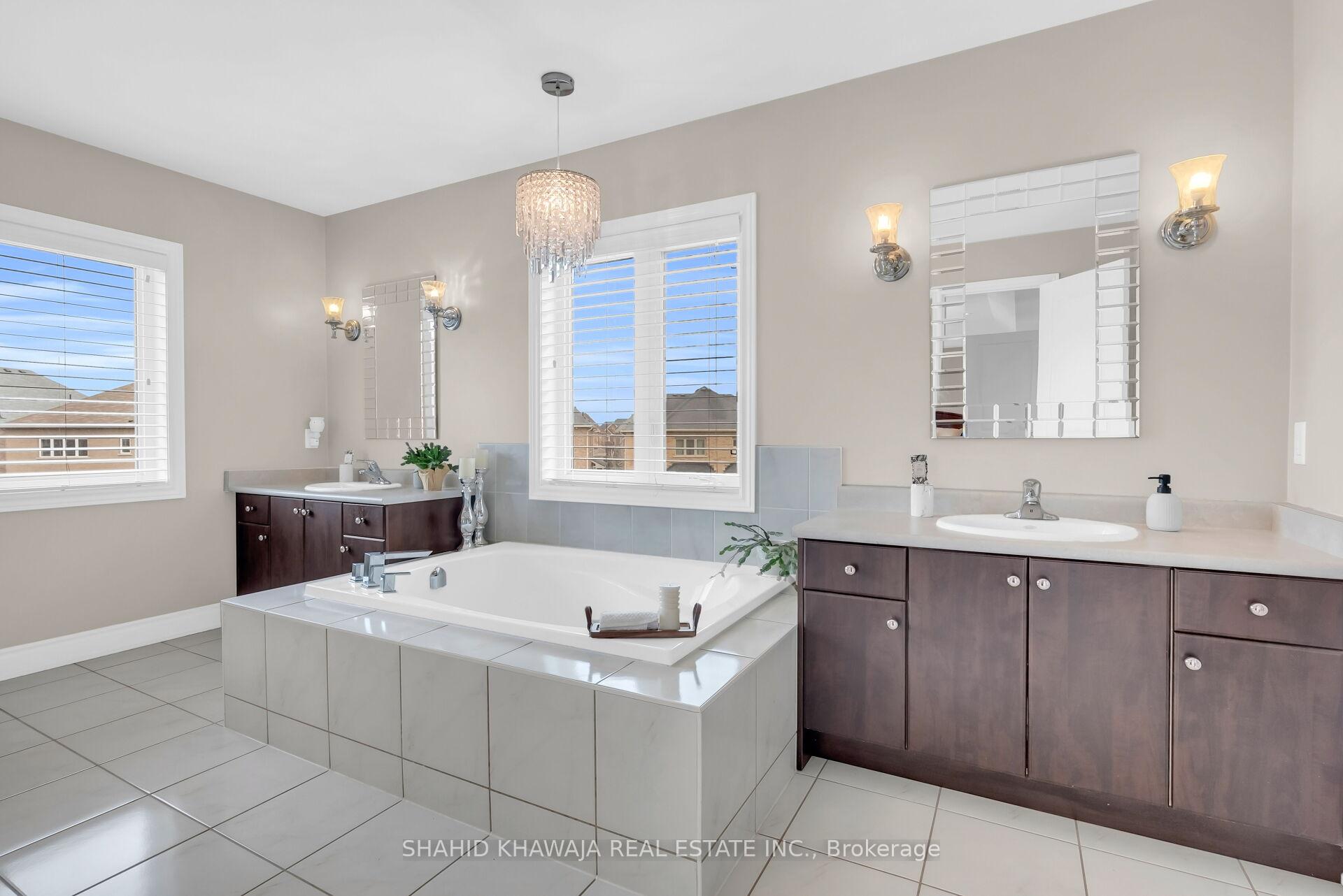 12 Orangeblossom Trail