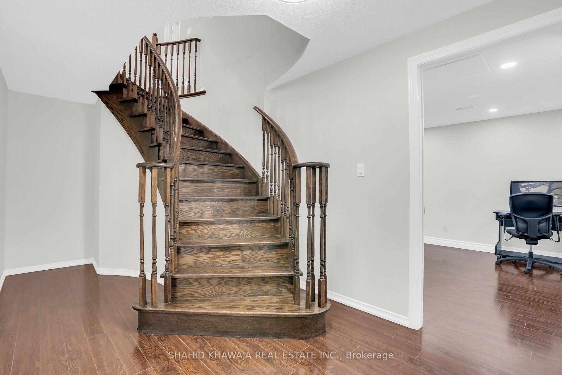 4569 Sandford Farm Drive