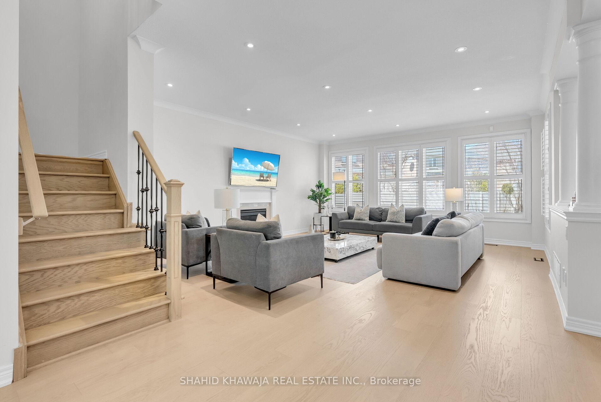 2522 Lyndhurst Drive