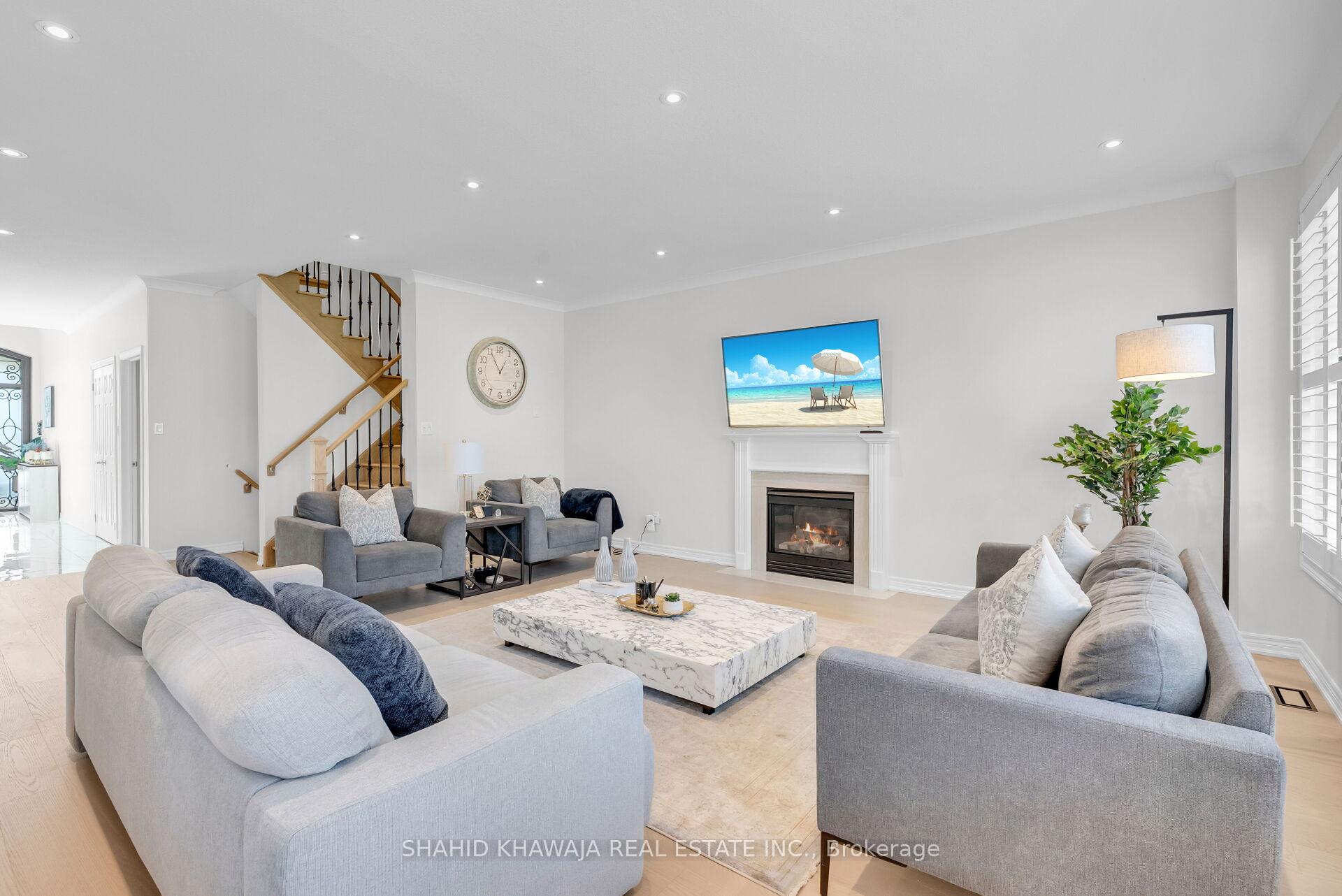 2522 Lyndhurst Drive