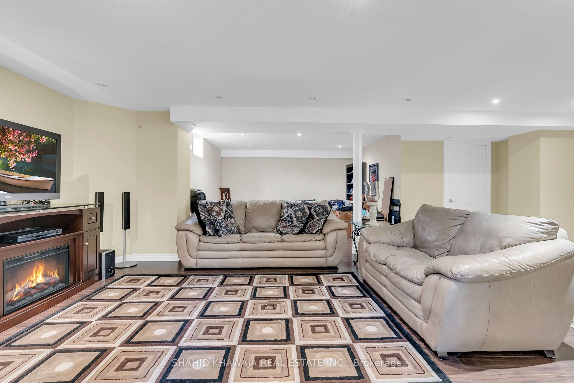 4786 St. Martin Mews