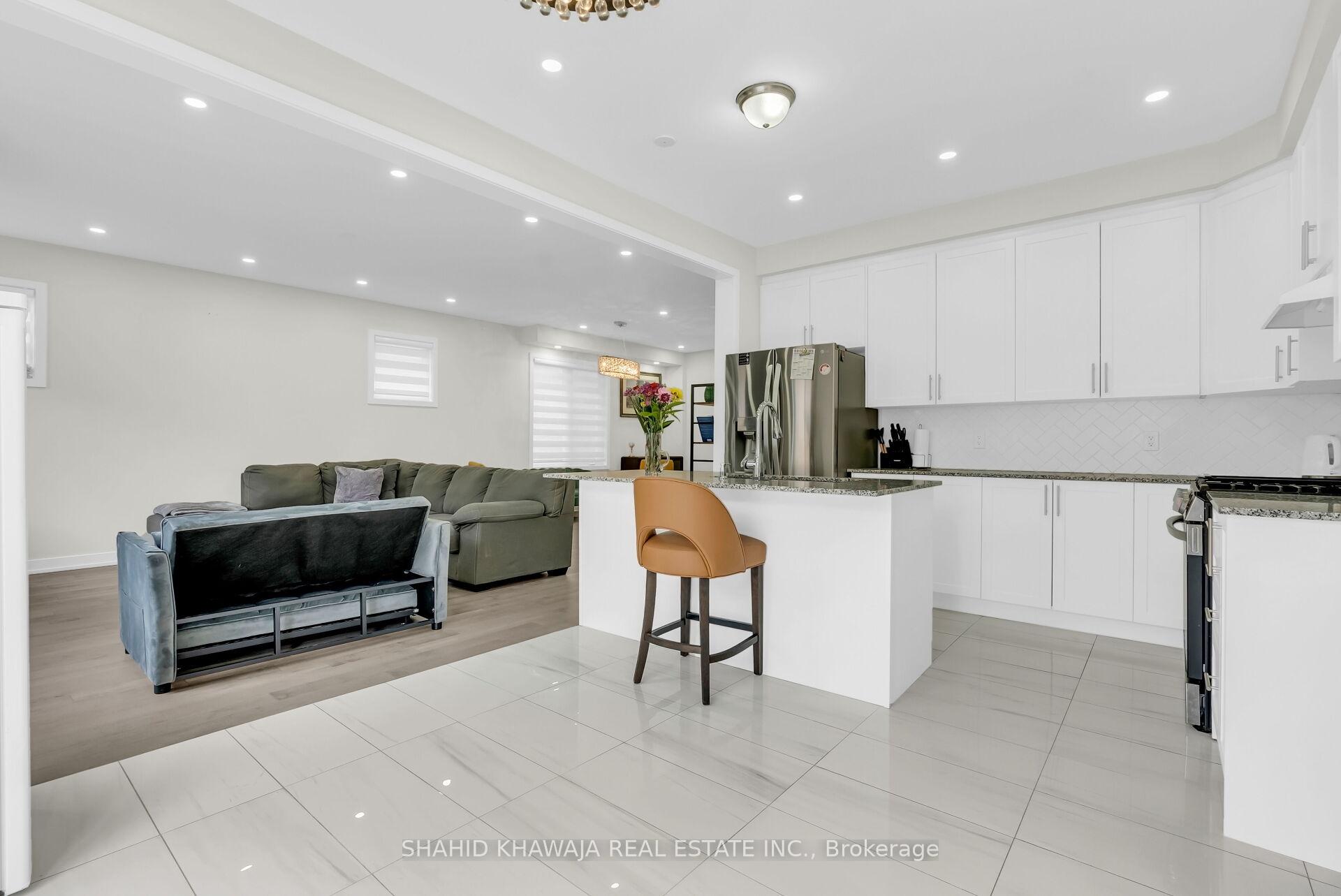 641 Leatherleaf Landing
