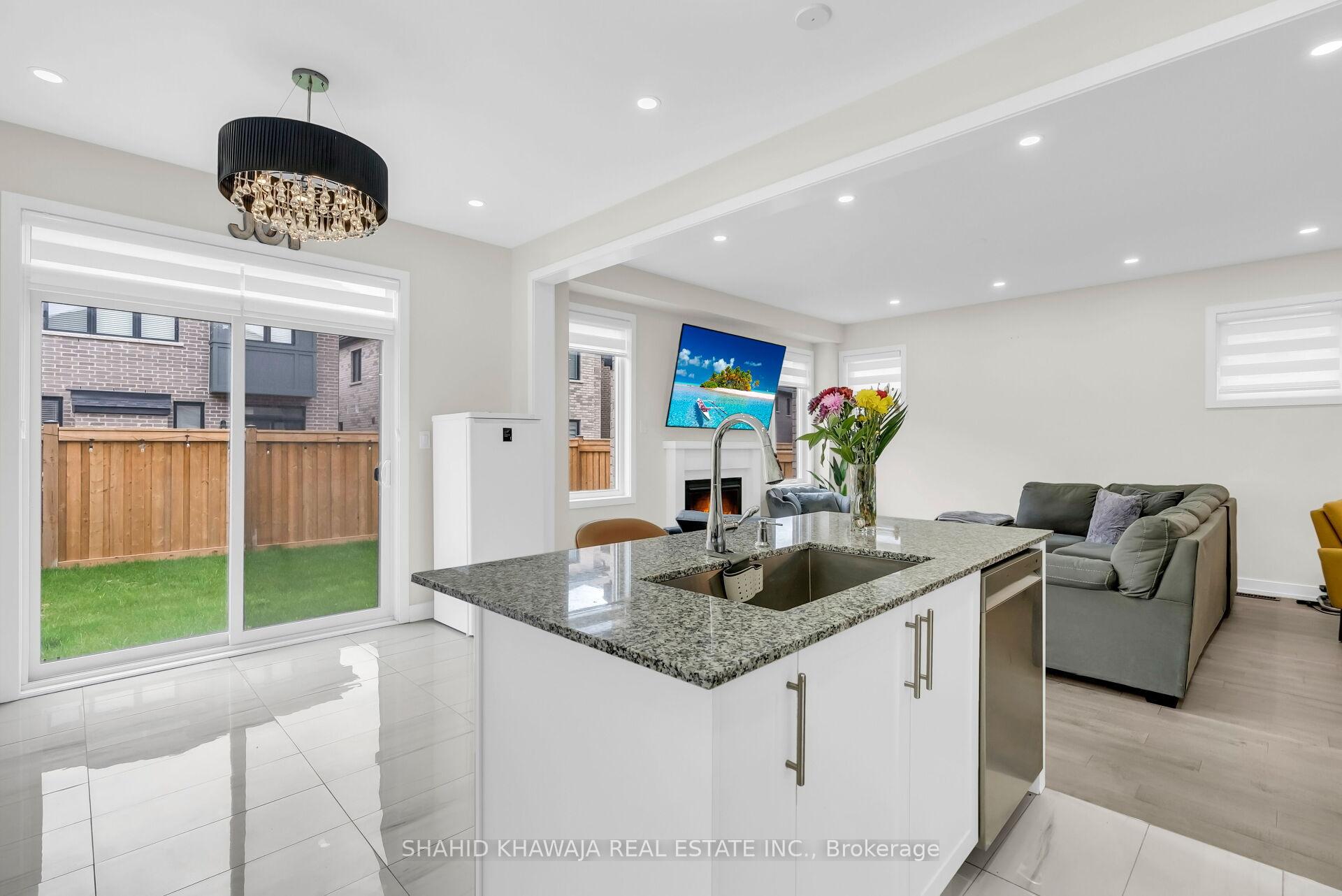 641 Leatherleaf Landing