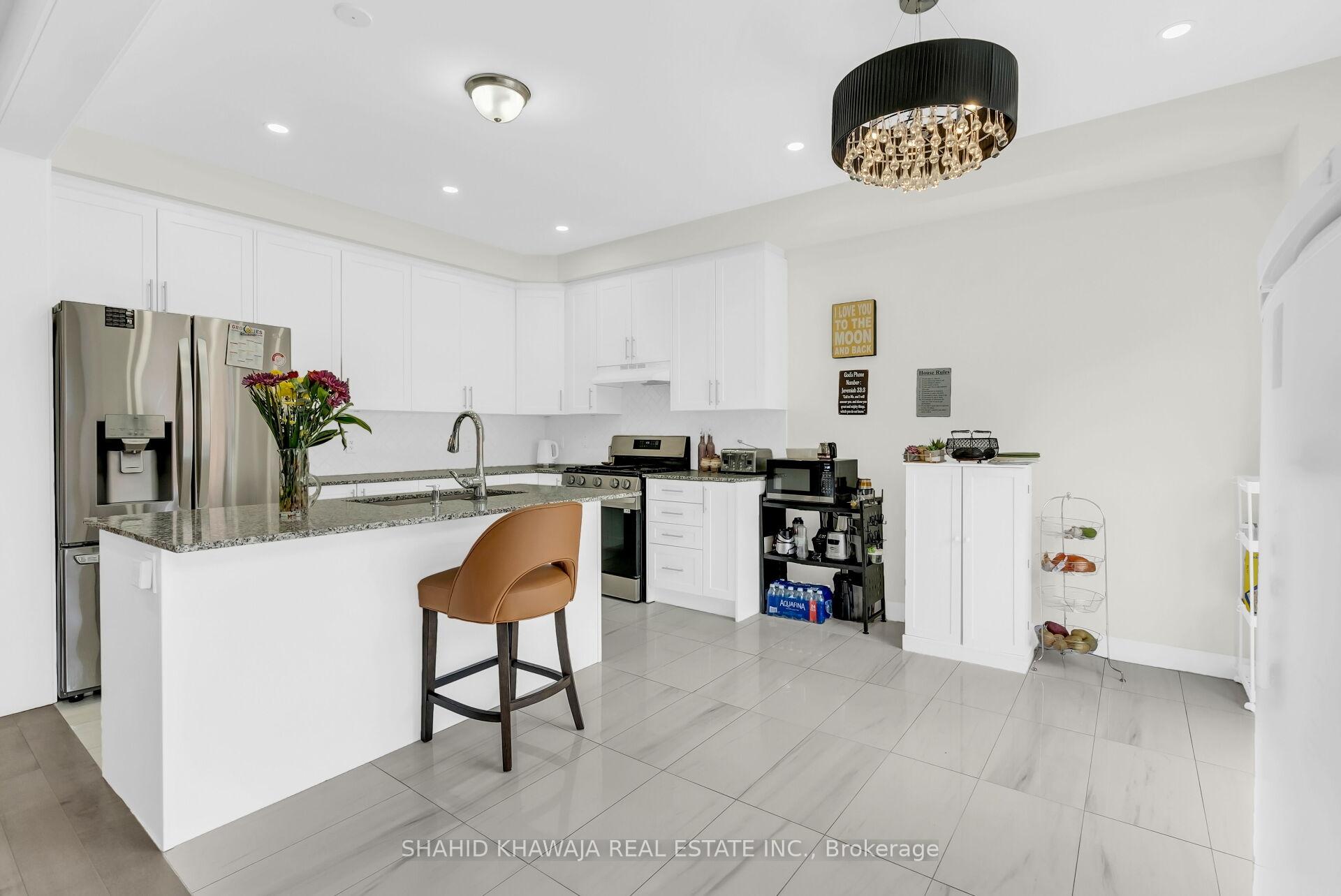641 Leatherleaf Landing