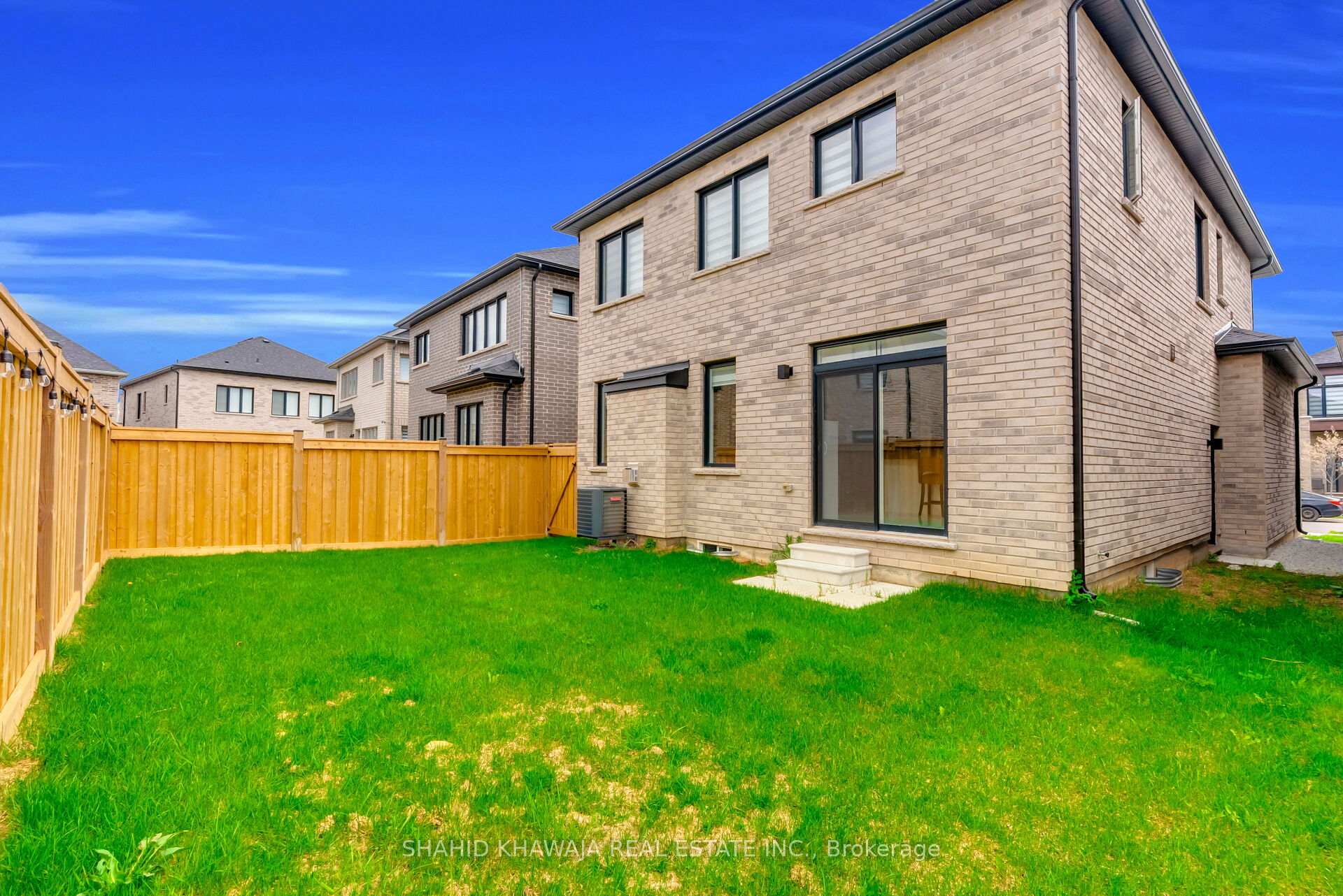 641 Leatherleaf Landing