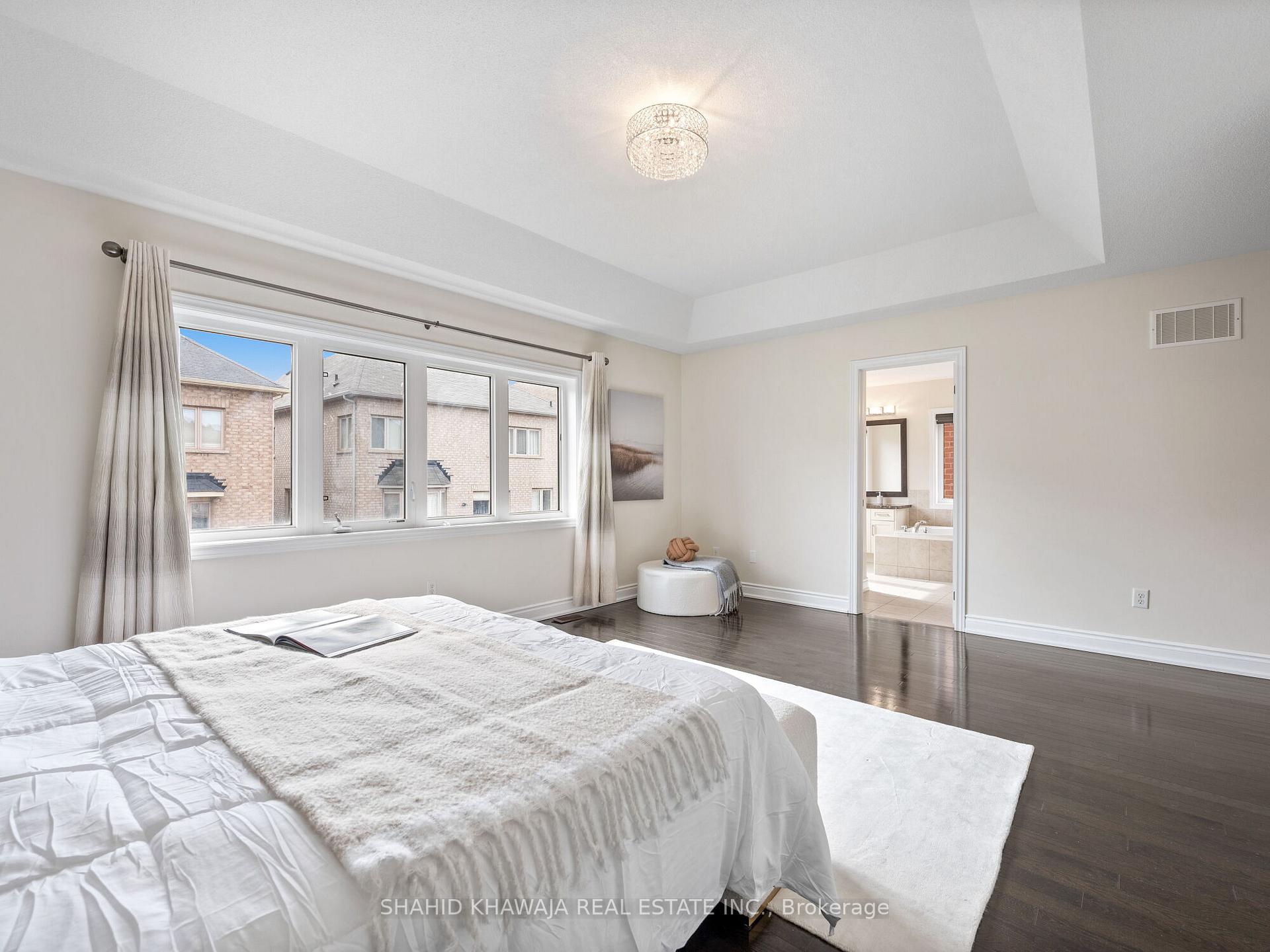27 Lampman Crescent