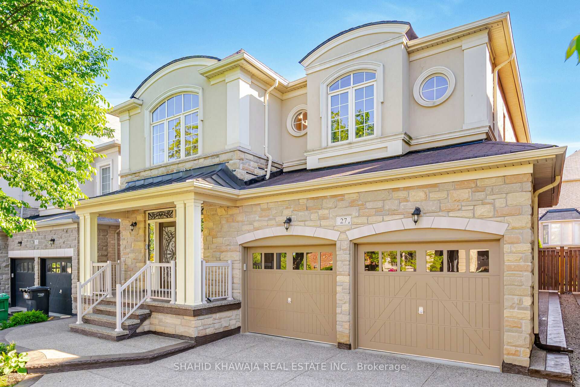 27 Lampman Crescent