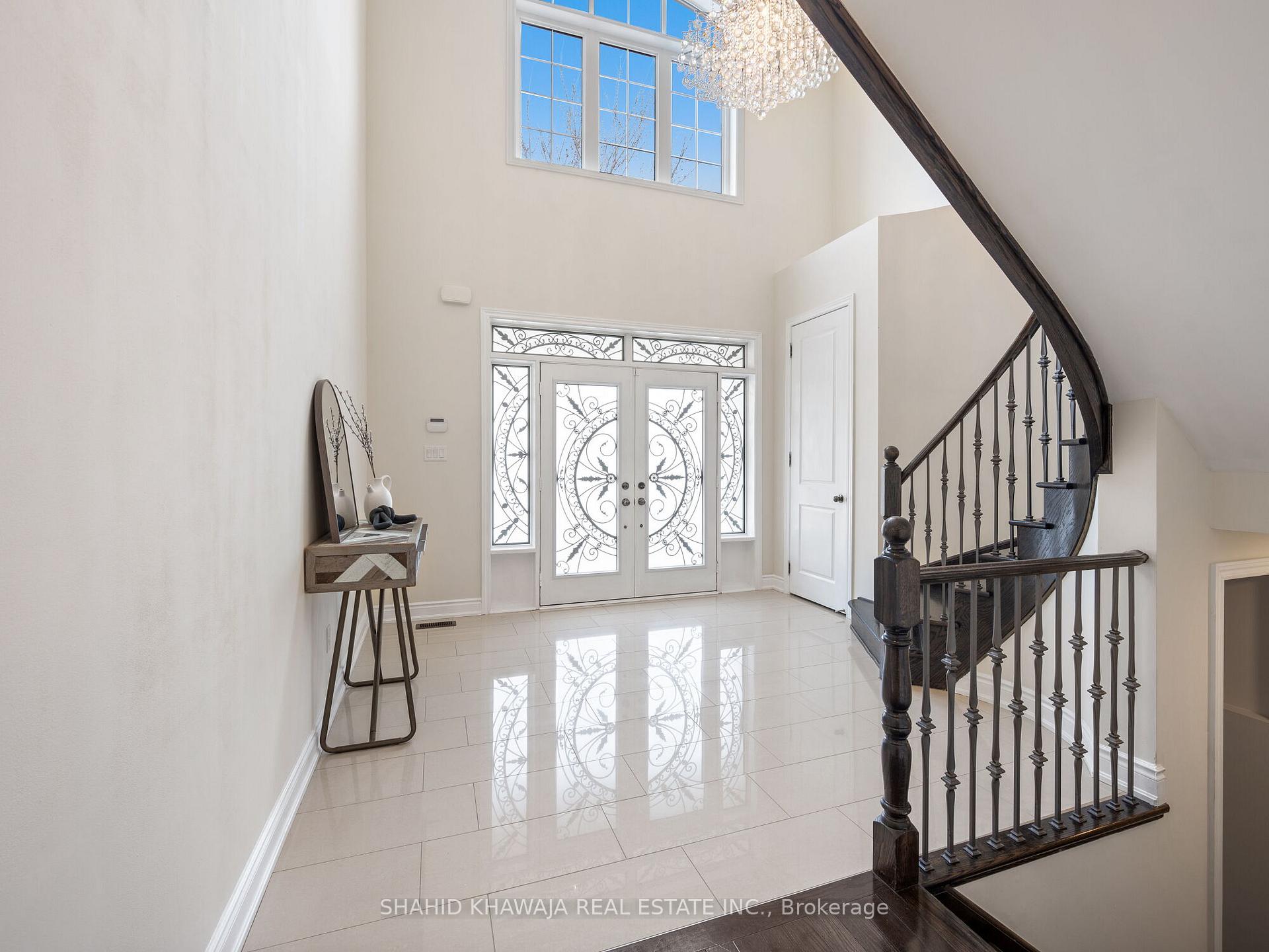 27 Lampman Crescent