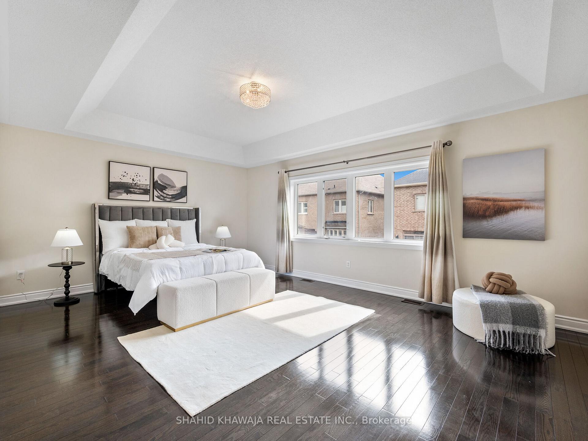 27 Lampman Crescent