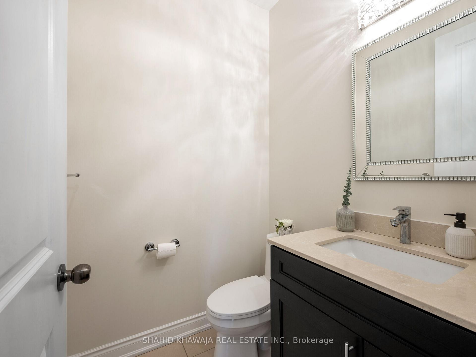 27 Lampman Crescent