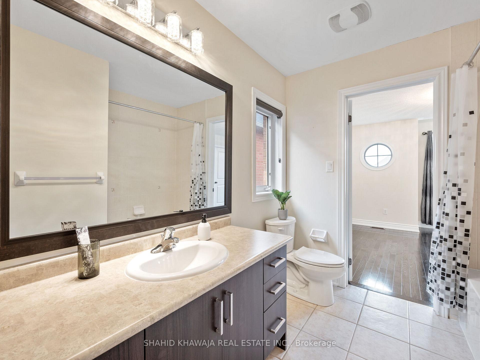 27 Lampman Crescent