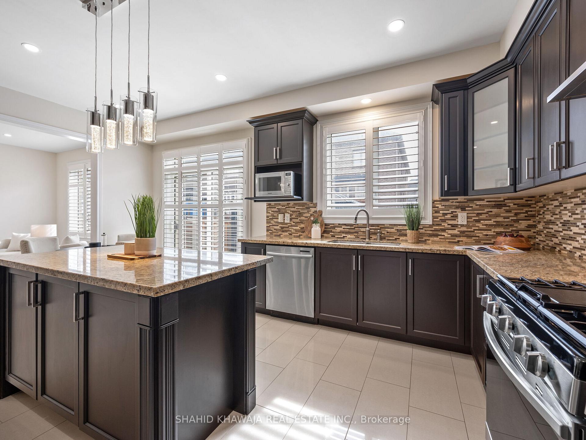 27 Lampman Crescent