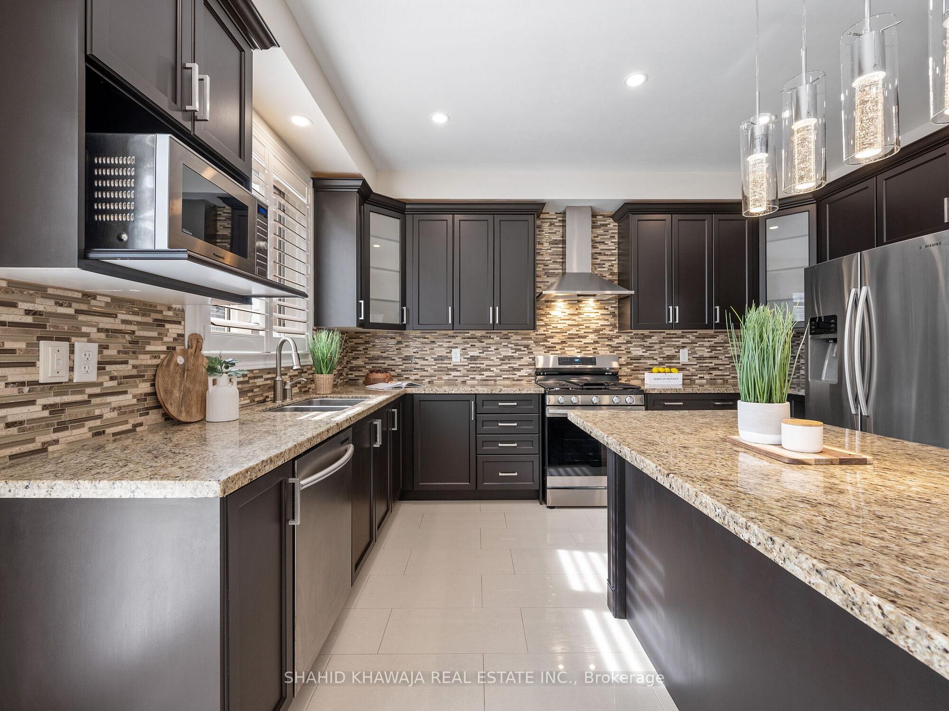 27 Lampman Crescent