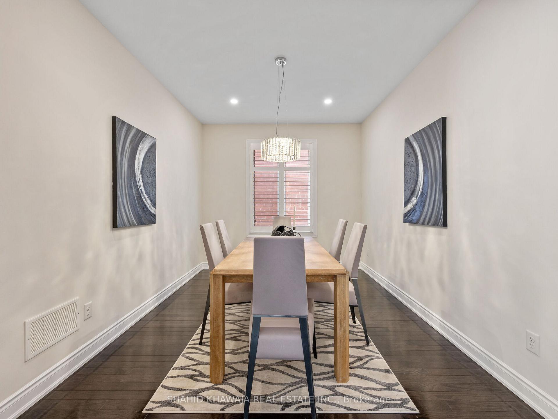 27 Lampman Crescent