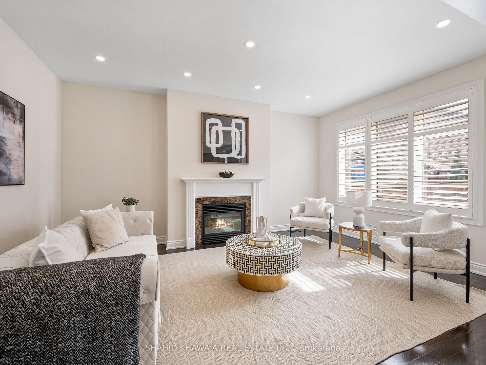 27 Lampman Crescent