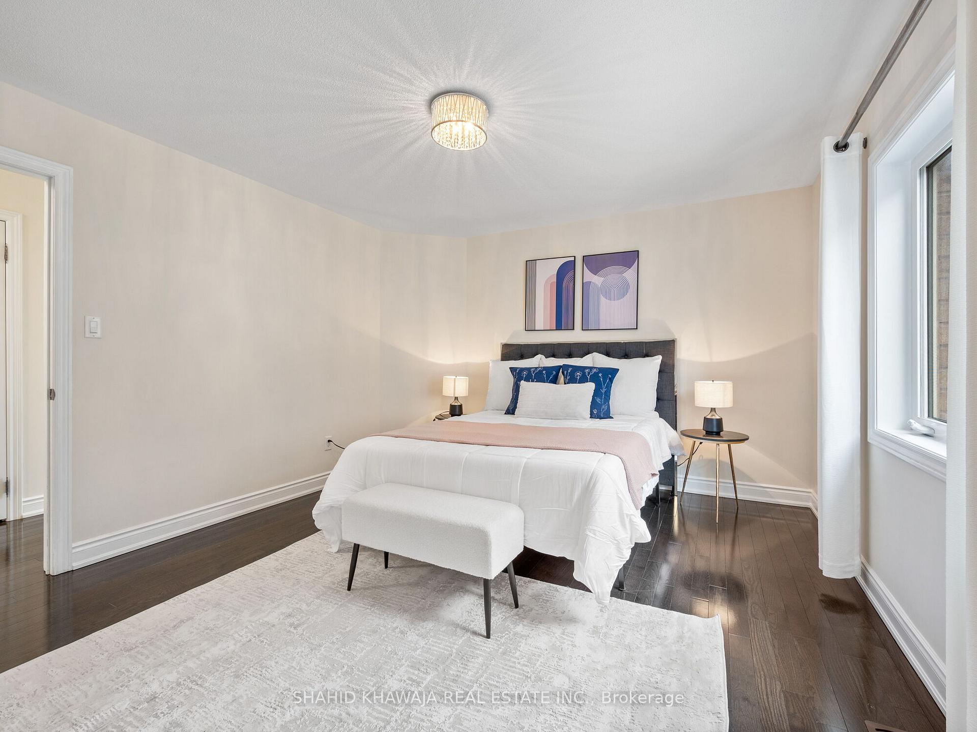 27 Lampman Crescent
