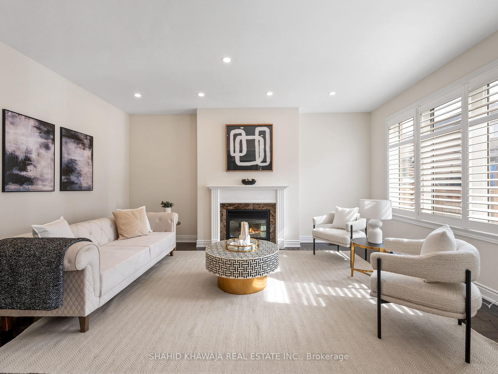 27 Lampman Crescent