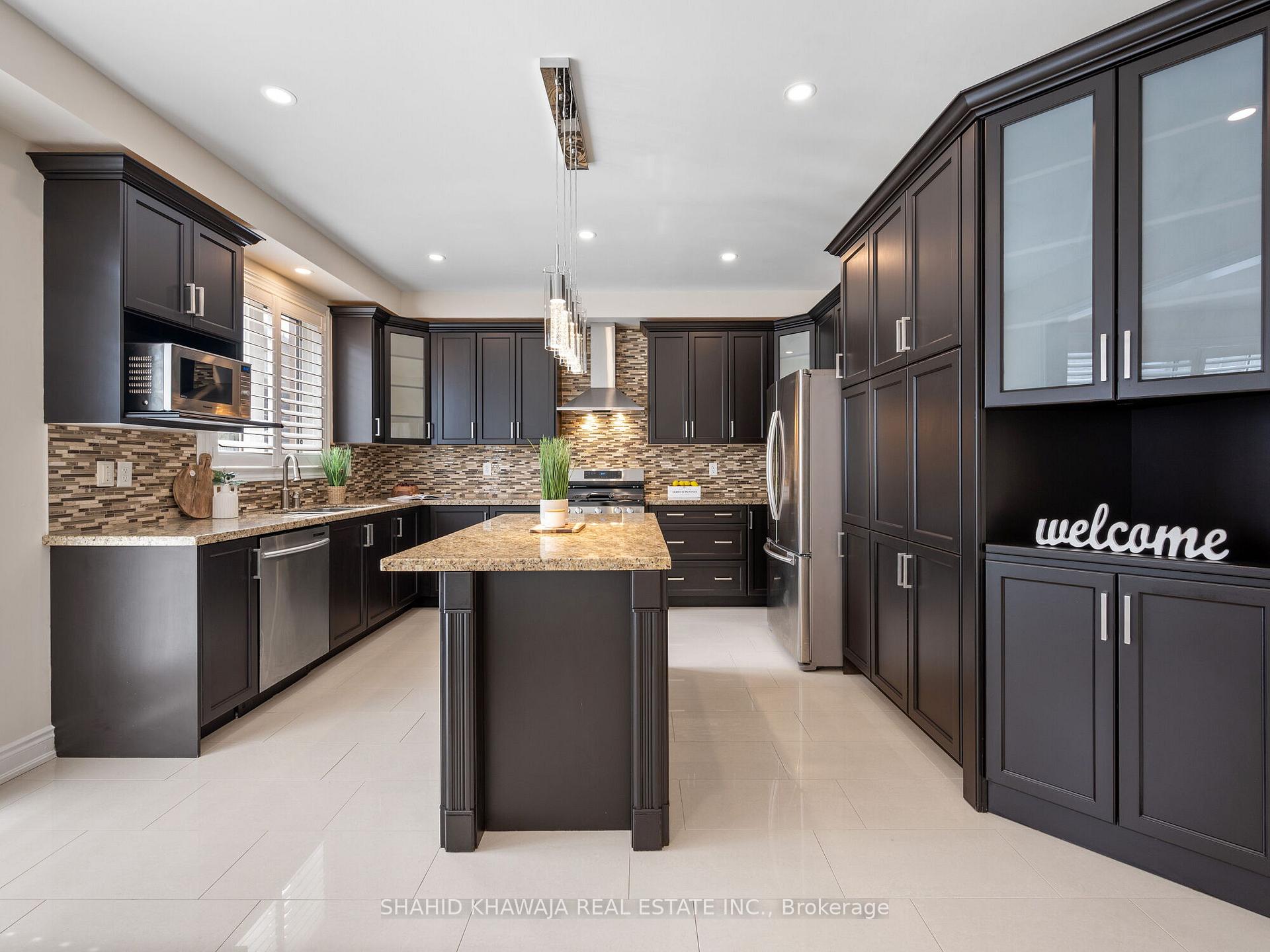 27 Lampman Crescent