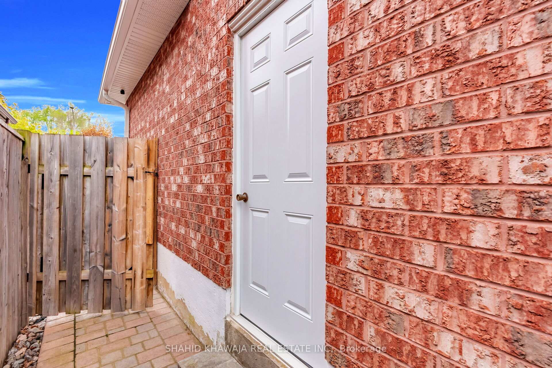7425 Doverwood Drive