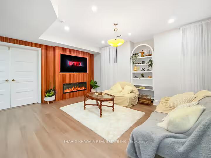 1328 Aymond Crescent bsmt