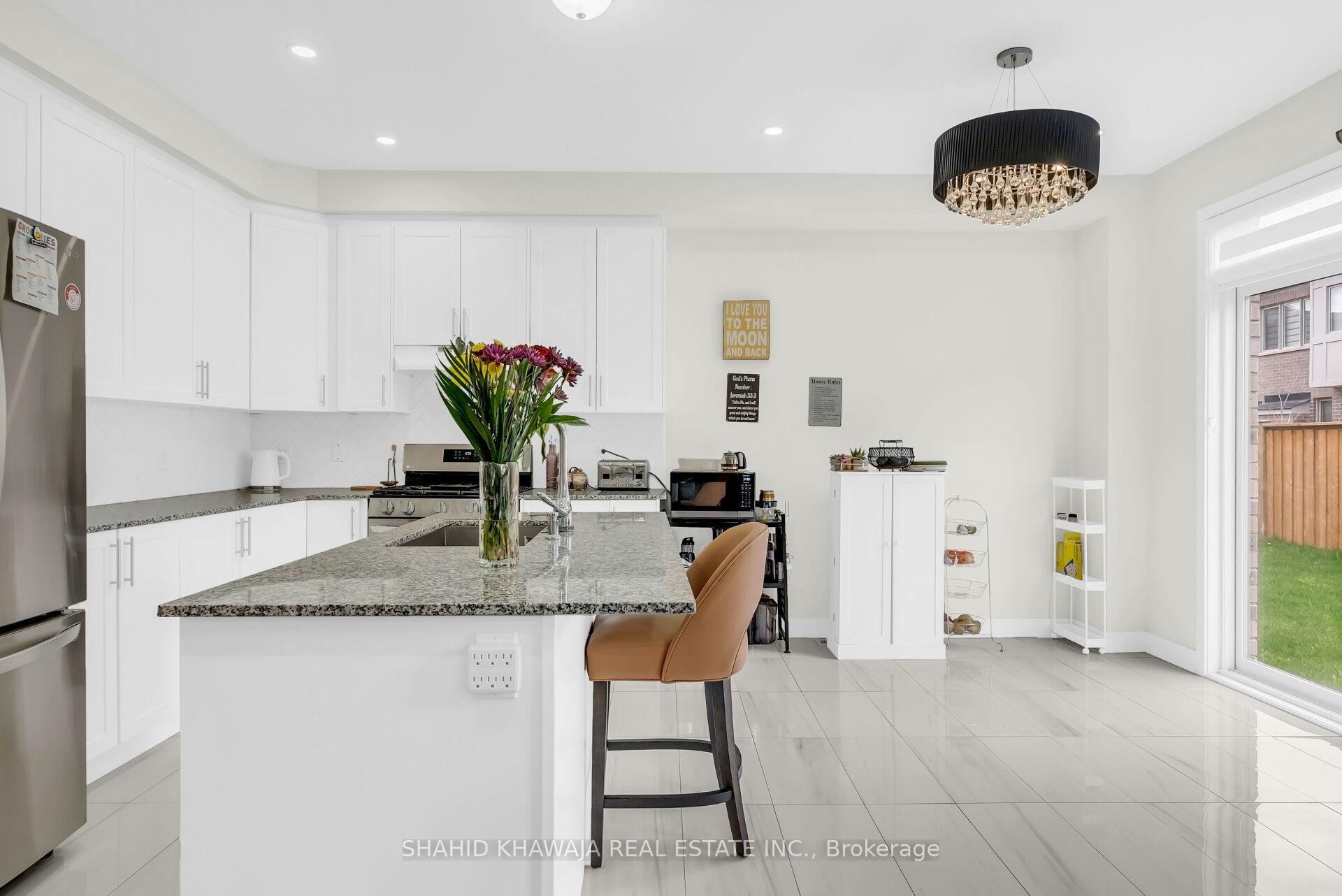 641 Leatherleaf Landing